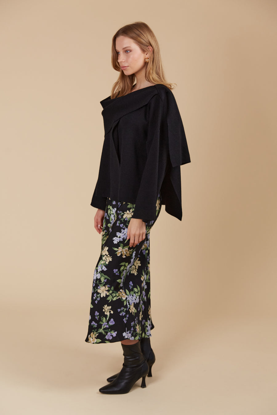 Selene Cape - Onyx