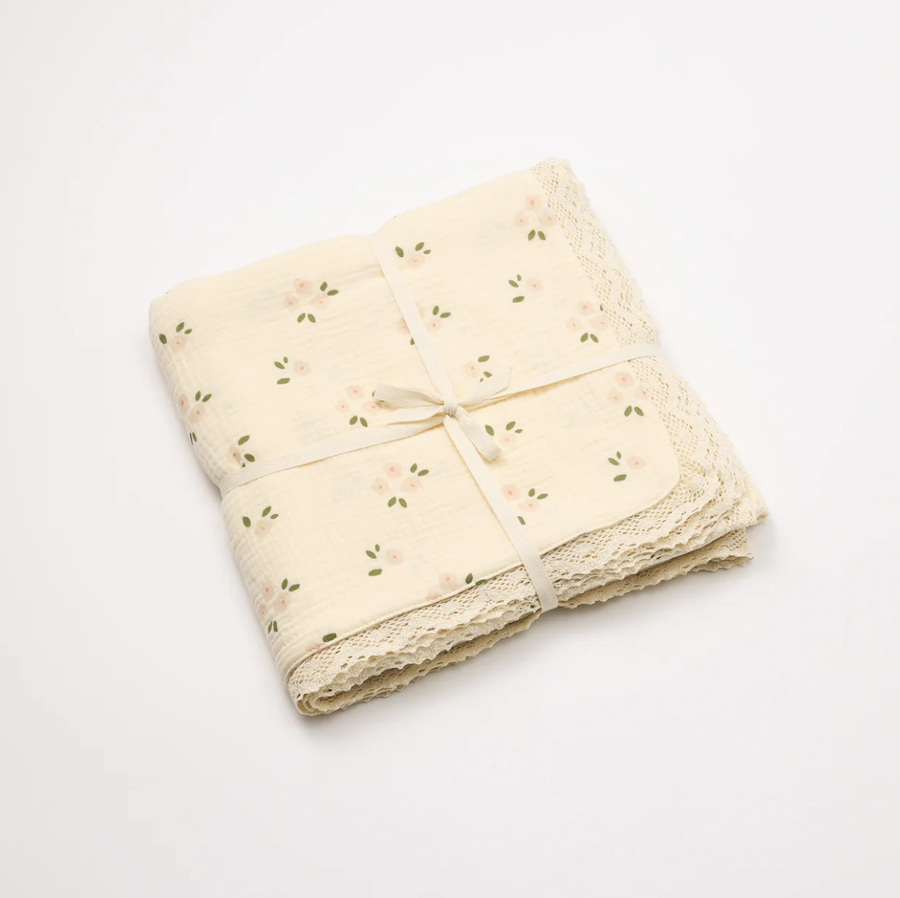 Organic Muslin Blanket Daisy with Lace