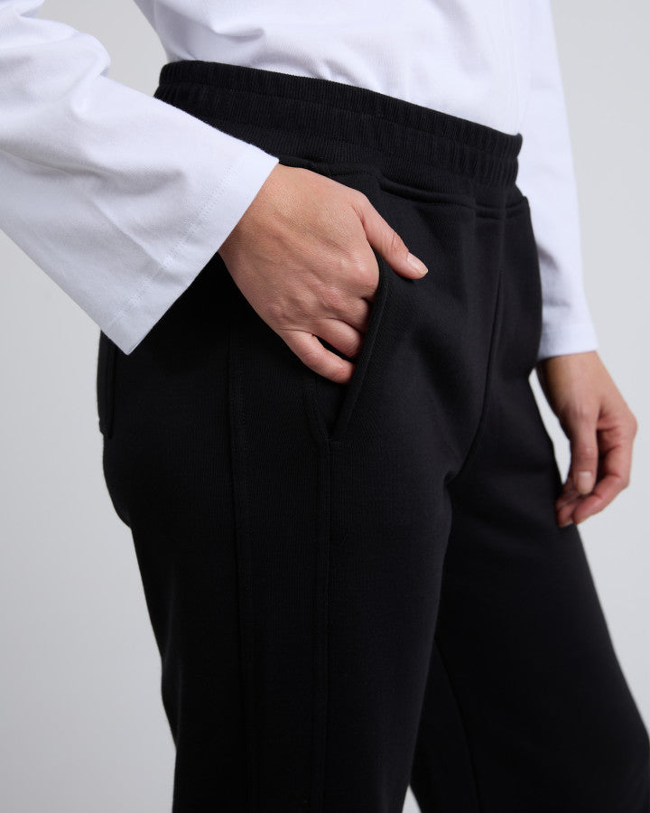 Aspen Trackpant - Black